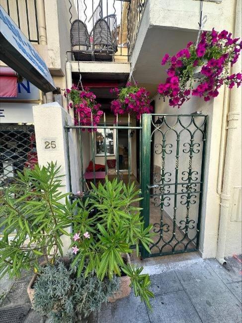 Crew Key West Hostel Antibes Exterior foto